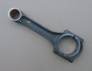 Ojnice motoru T138, OT-64 - demont